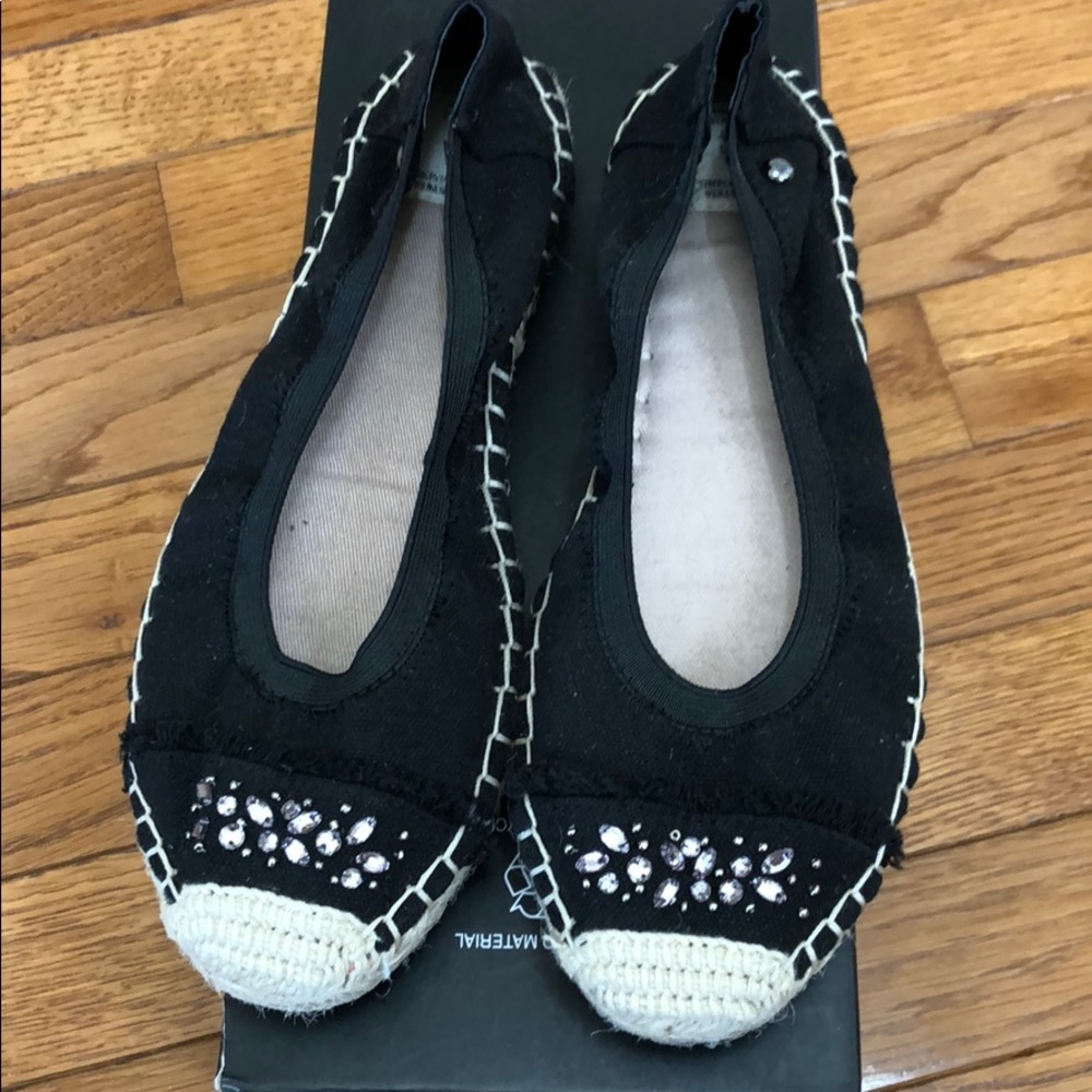 Simply Vera Vera Wang flats